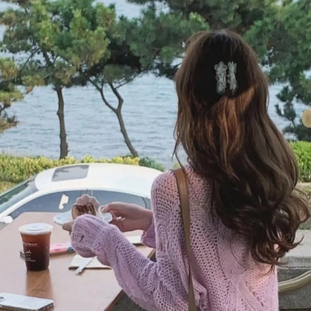 里欧洛 封面